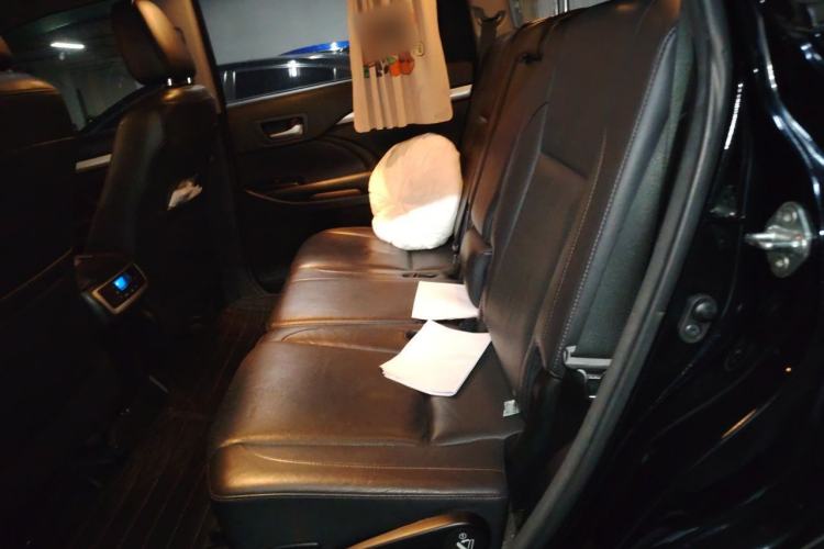 Used Toyota Highlander 2017 2.0T Four-Wheel Drive Luxury Edition 7 Seats Left Rear Seat