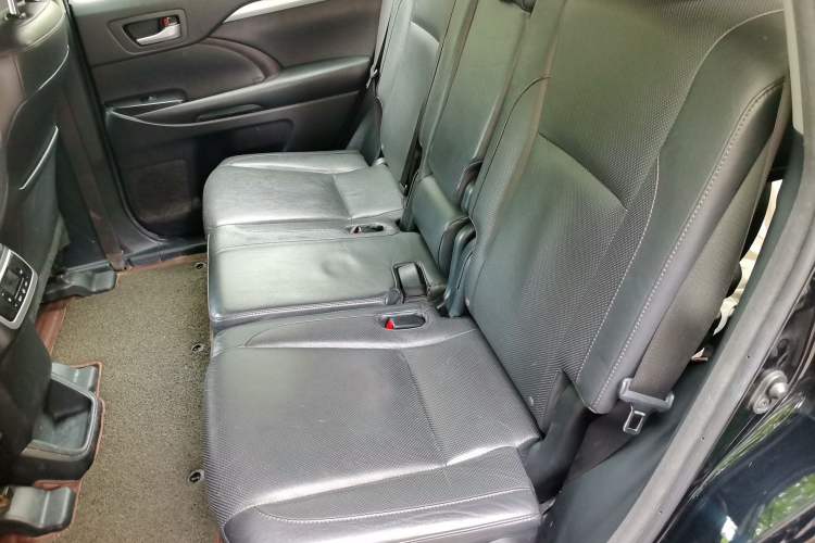 Used Toyota Highlander 2017 2.0T Four-Wheel Drive Black Edition Limited Model Left Rear Seat