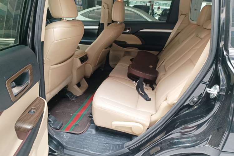 Used Toyota Highlander 2017 2.0T Two-Wheel Drive Elite Edition 5 Seats Left Rear Seat