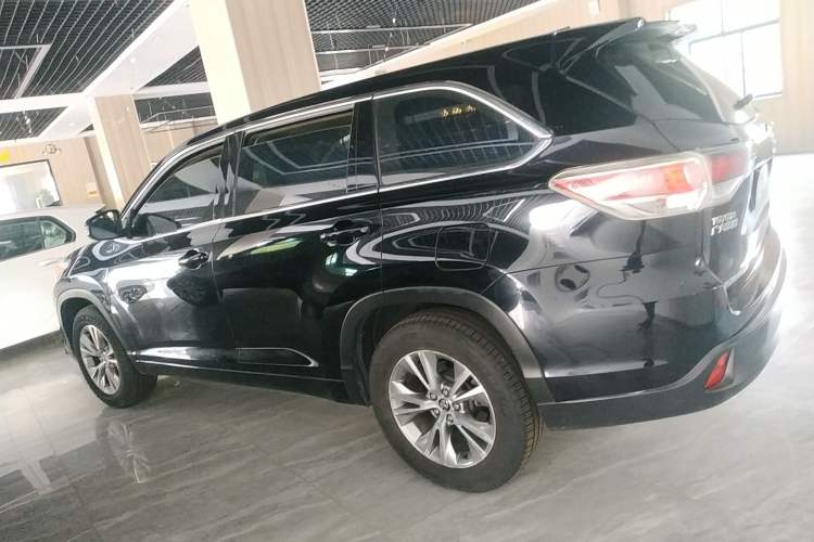Used Toyota Highlander 2017 2.0T Four-Wheel Drive Elite Edition 7-Seater Left Side
