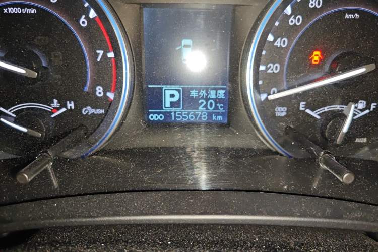 Used Toyota Highlander 2017 2.0T Four-Wheel Drive Luxury Edition 7 Seats Odometer Close Up