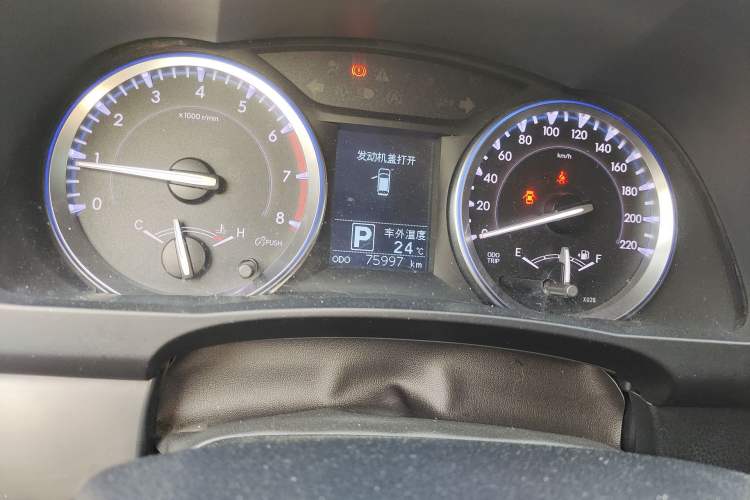 Used Toyota Highlander 2017 2.0T Four-Wheel Drive Black Edition Limited Model Odometer Close Up