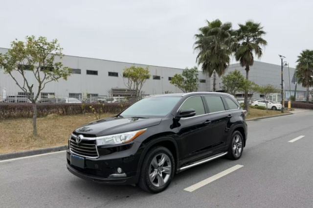 Used Toyota Highlander 2017 2.0T Four-Wheel Drive Luxury Edition 7 Seats