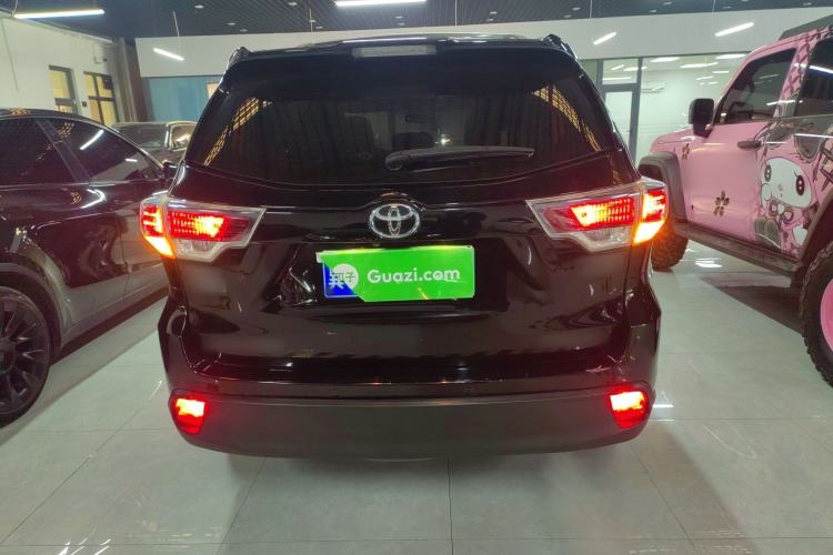 Used Toyota Highlander 2017 2.0T Four-Wheel Drive Luxury Edition 7 Seats Rear