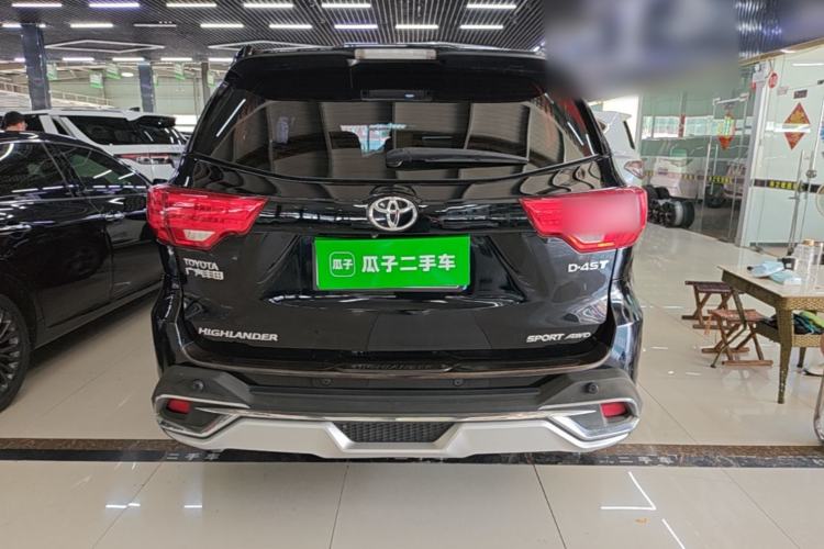 Used Toyota Highlander 2017 2.0T Four-Wheel Drive Luxury Edition 7 Seats Rear