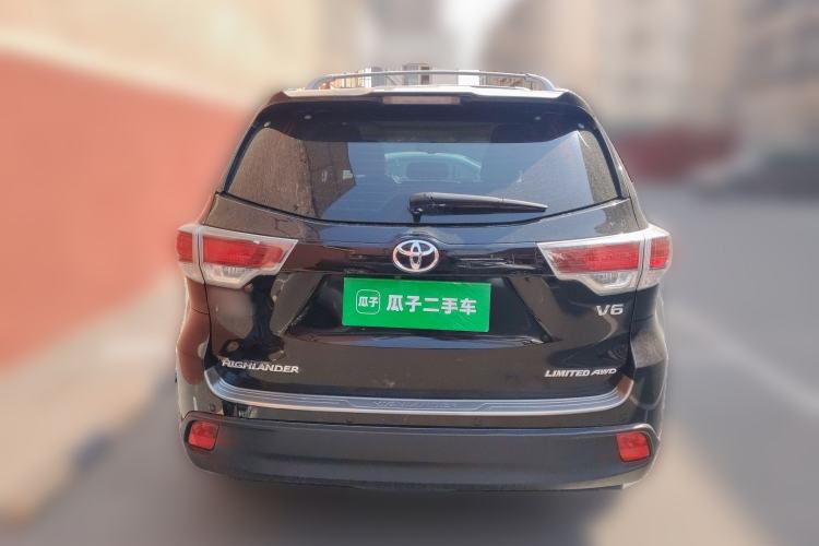 Used Toyota Highlander 2017 3.5L Four-Wheel Drive Ultimate Edition 7-Seater Rear