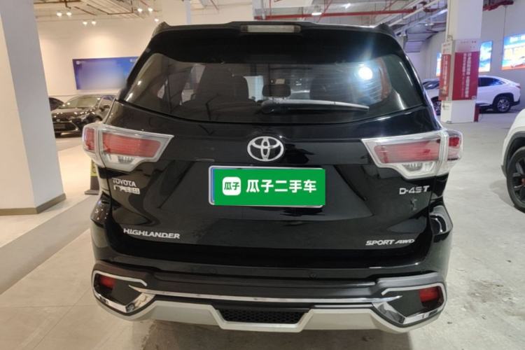 Used Toyota Highlander 2017 2.0T Four-Wheel Drive Luxury Edition 7 Seats Rear
