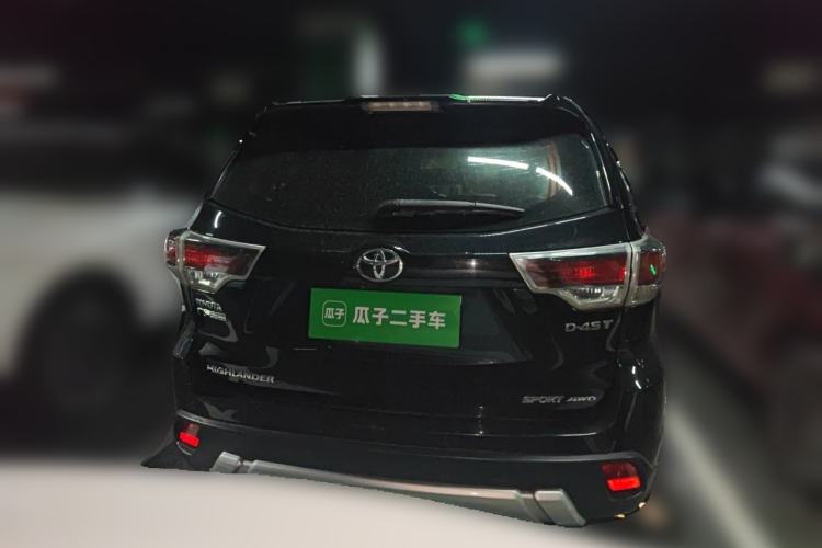 Used Toyota Highlander 2017 2.0T Four-Wheel Drive Luxury Edition 7 Seats Rear