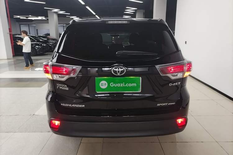 Used Toyota Highlander 2017 2.0T Four-Wheel Drive Luxury Edition 7 Seats Rear