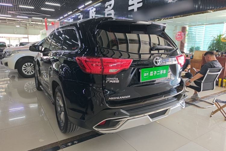 Used Toyota Highlander 2017 2.0T Four-Wheel Drive Luxury Edition 7 Seats Rear Left 45 Deg