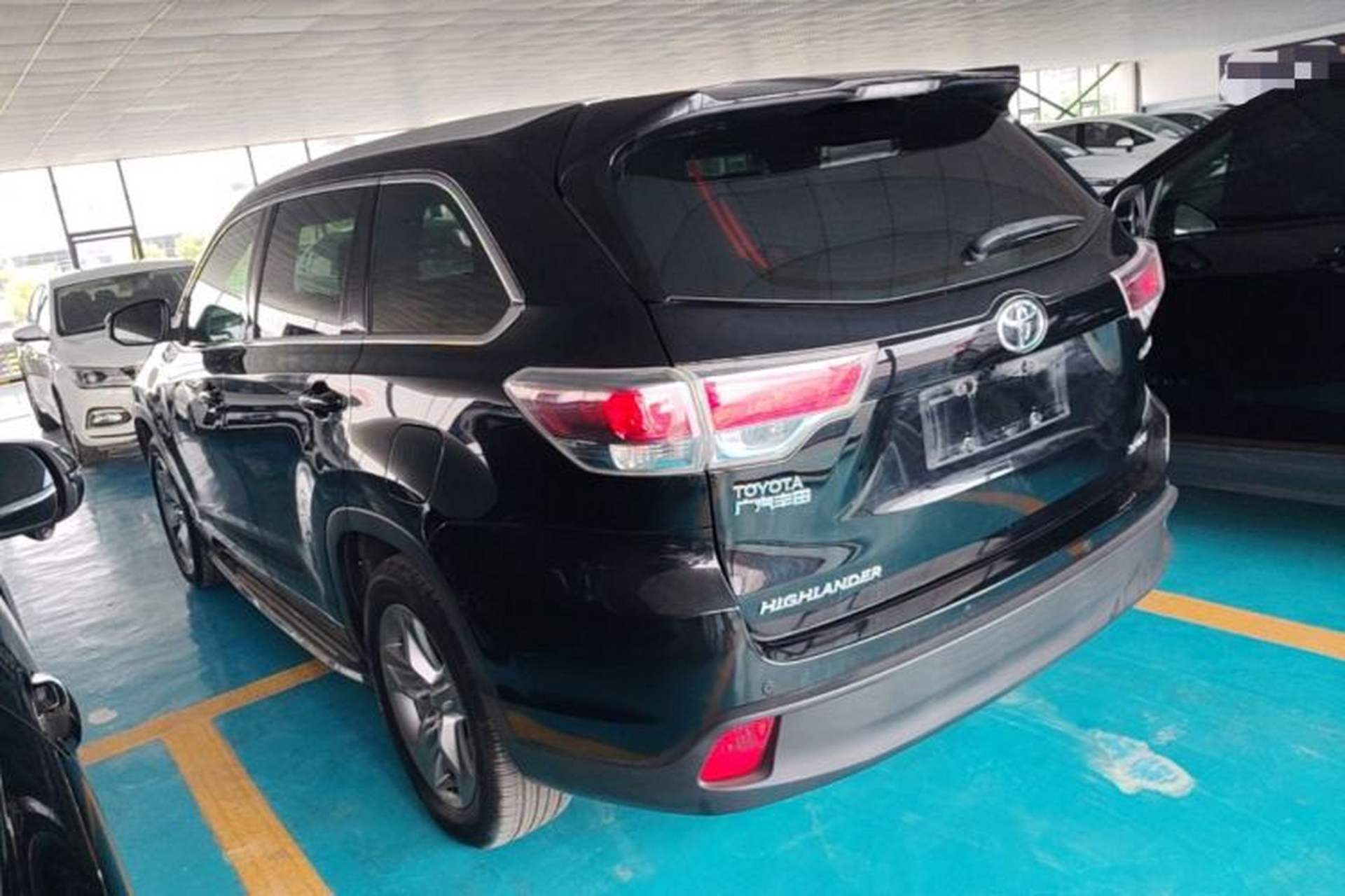 Used Toyota Highlander 2017 2.0T Two-Wheel Drive Luxury Edition 7 Seats Rear Left 45 Deg