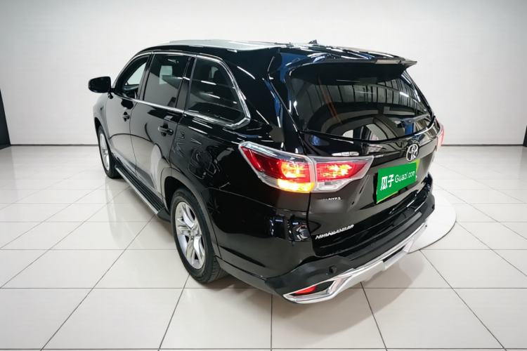 Used Toyota Highlander 2017 2.0T Four-Wheel Drive Luxury Edition 7 Seats Rear Left 45 Deg