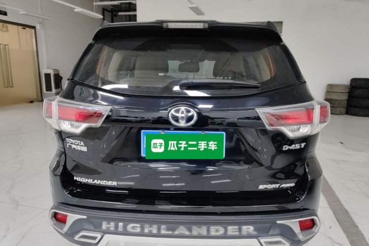 Used Toyota Highlander 2017 2.0T Four-Wheel Drive Luxury Edition 7 Seats Rear