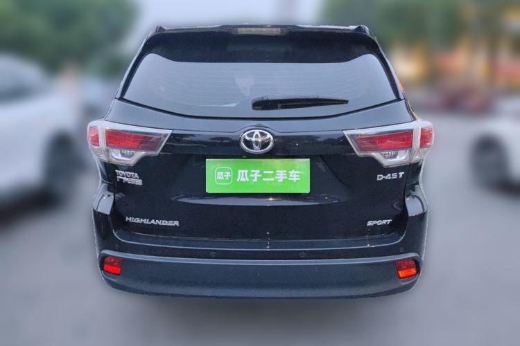 Used Toyota Highlander 2017 2.0T Two-Wheel Drive Luxury Edition 7 Seats Rear