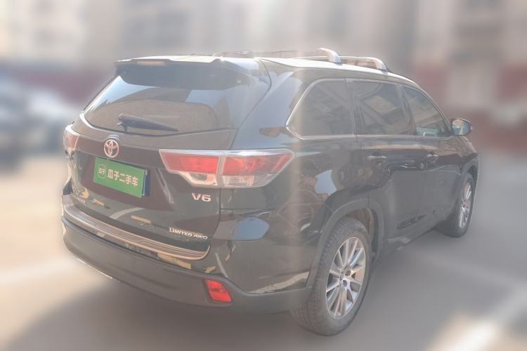 Used Toyota Highlander 2017 3.5L Four-Wheel Drive Ultimate Edition 7-Seater Rear Right 45 Deg