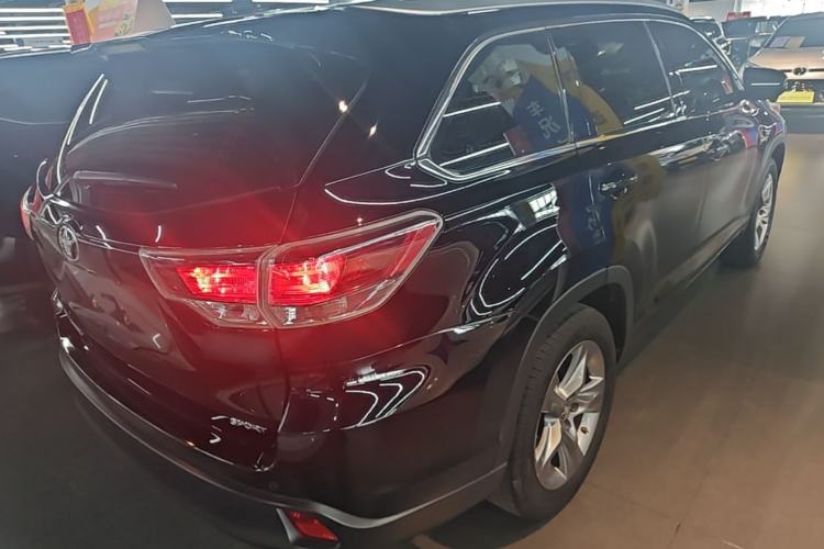 Used Toyota Highlander 2017 2.0T Two-Wheel Drive Luxury Edition 7 Seats Rear Right 45 Deg