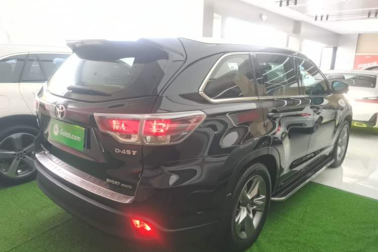 Used Toyota Highlander 2017 2.0T Four-Wheel Drive Luxury Edition 7 Seats Rear Right 45 Deg
