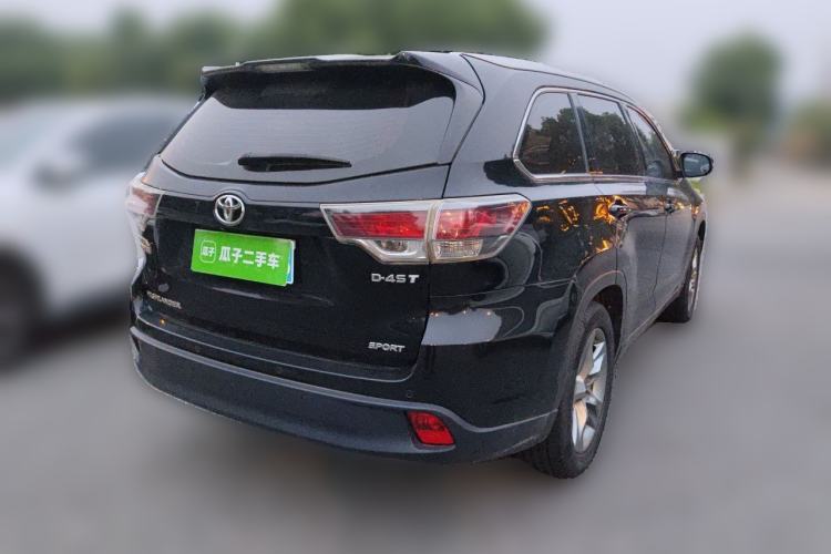 Used Toyota Highlander 2017 2.0T Two-Wheel Drive Luxury Edition 7 Seats Rear Right 45 Deg