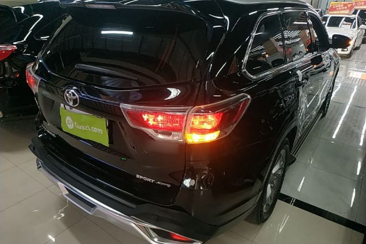 Used Toyota Highlander 2017 2.0T Four-Wheel Drive Luxury Edition 7 Seats Rear Right 45 Deg