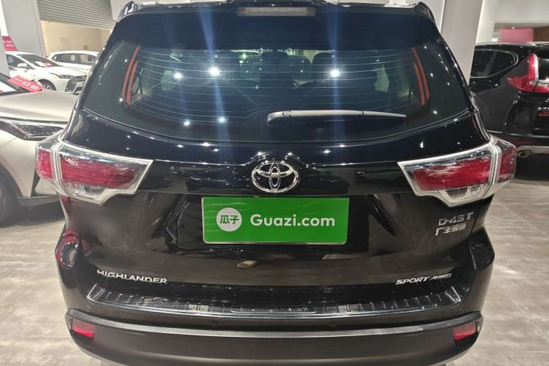 Used Toyota Highlander 2017 2.0T Four-Wheel Drive Luxury Edition 7 Seats Rear