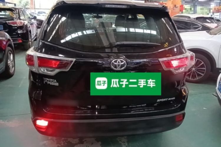 Used Toyota Highlander 2017 2.0T Four-Wheel Drive Luxury Edition 7 Seats Rear