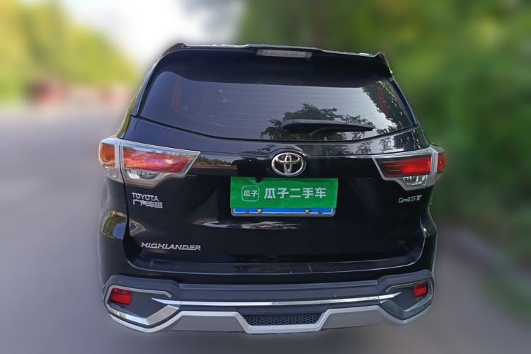Used Toyota Highlander 2017 2.0T Two-Wheel Drive Elite Version 7 Seats Rear