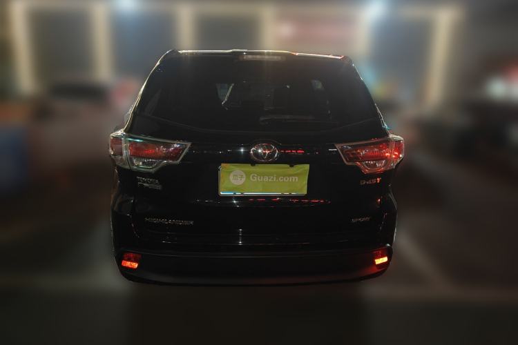 Used Toyota Highlander 2017 2.0T Two-Wheel Drive Luxury Edition 7 Seats Rear