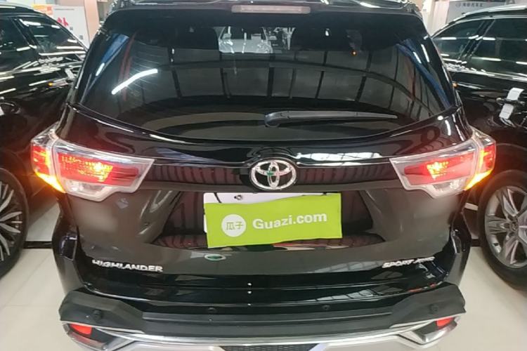 Used Toyota Highlander 2017 2.0T Four-Wheel Drive Luxury Edition 7 Seats Rear