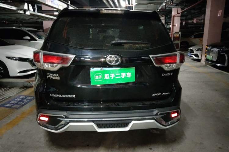Used Toyota Highlander 2017 2.0T Four-Wheel Drive Luxury Edition 7 Seats Rear