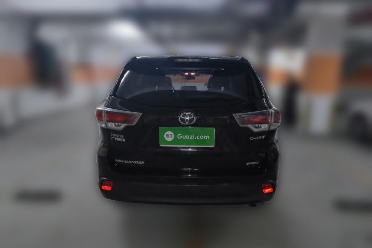 Used Toyota Highlander 2017 2.0T Two-Wheel Drive Luxury Edition 7 Seats Rear