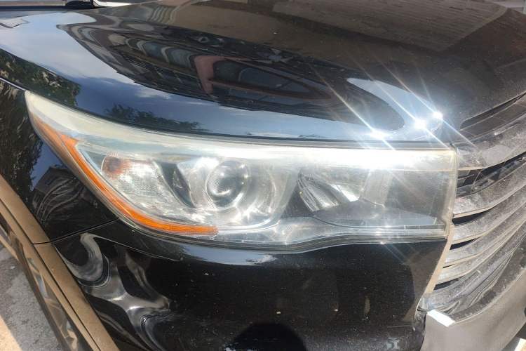Used Toyota Highlander 2017 2.0T Two-Wheel Drive Luxury Edition 7 Seats Right Front Headlight