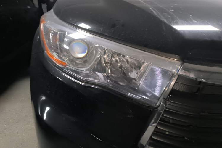 Used Toyota Highlander 2017 2.0T Four-Wheel Drive Elite Edition 7-Seater Right Front Headlight