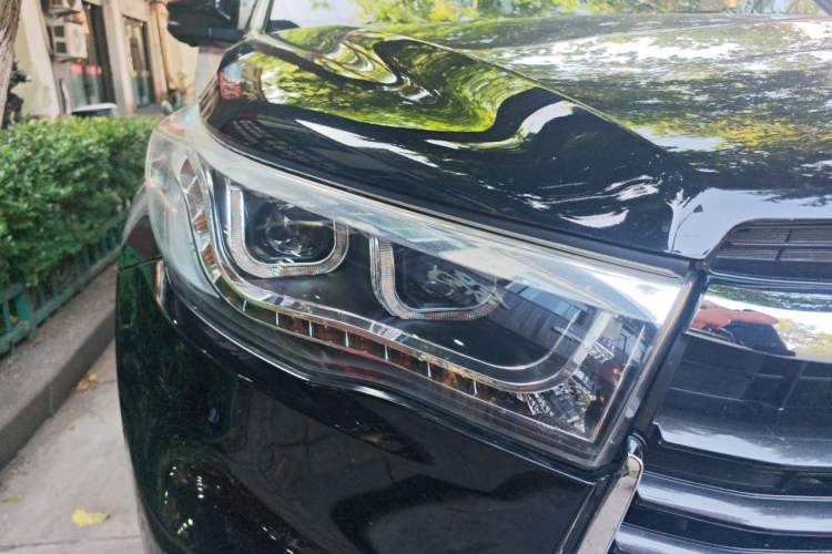 Used Toyota Highlander 2017 2.0T Four-Wheel Drive Luxury Edition 7 Seats Right Front Headlight