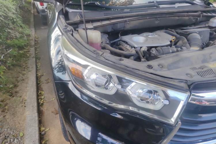 Used Toyota Highlander 2017 2.0T Four-Wheel Drive Luxury Edition 7 Seats Right Front Headlight
