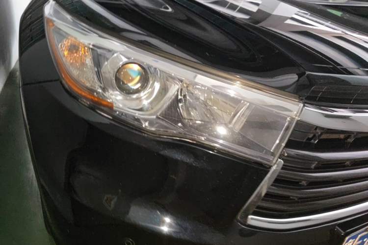 Used Toyota Highlander 2017 2.0T Four-Wheel Drive Elite Edition 7-Seater Right Front Headlight