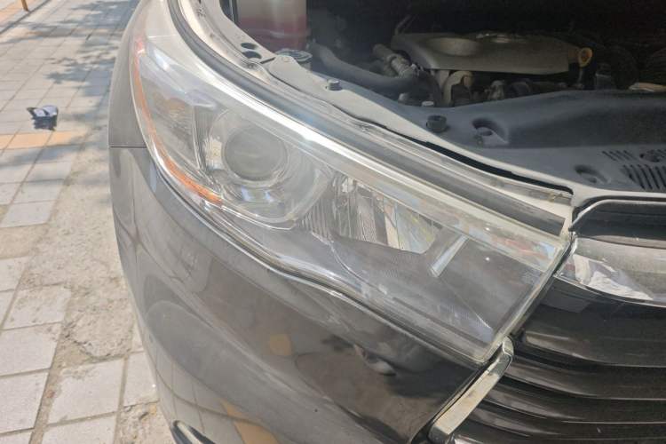 Used Toyota Highlander 2017 2.0T Four-Wheel Drive Elite Edition 7-Seater Right Front Headlight