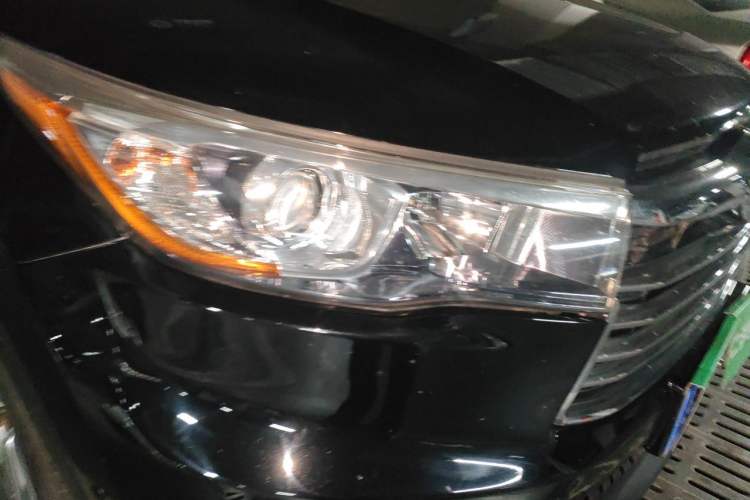Used Toyota Highlander 2017 2.0T Four-Wheel Drive Elite Edition 7-Seater Right Front Headlight