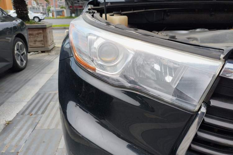 Used Toyota Highlander 2017 2.0T Two-Wheel Drive Elite Version 7 Seats Right Front Headlight
