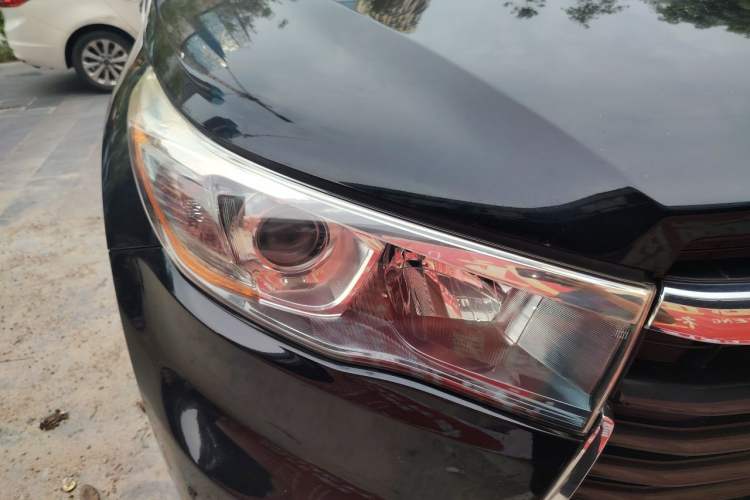 Used Toyota Highlander 2017 2.0T Two-Wheel Drive Elite Edition 5 Seats Right Front Headlight