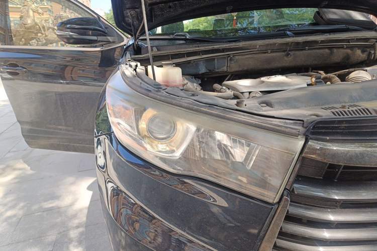 Used Toyota Highlander 2017 2.0T Four-Wheel Drive Black Edition Limited Model Right Front Headlight