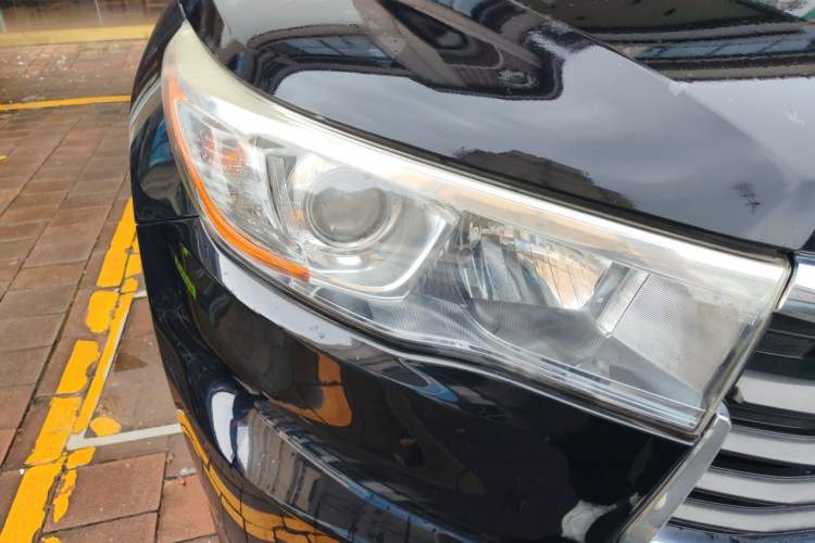 Used Toyota Highlander 2017 2.0T Two-Wheel Drive Luxury Edition 7 Seats Right Front Headlight