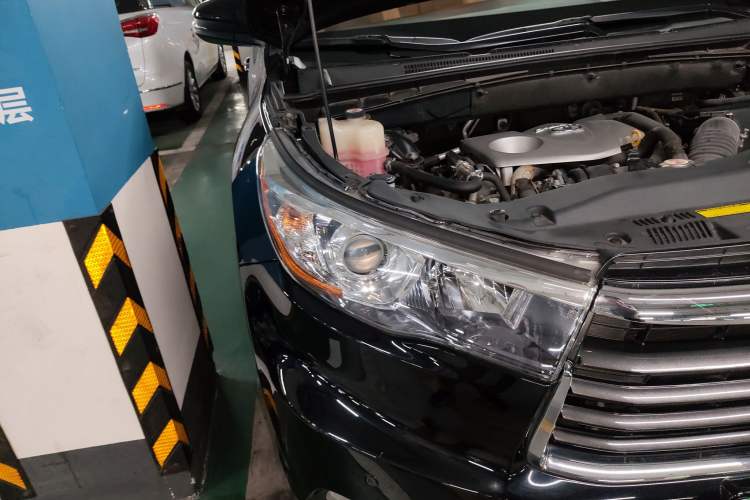 Used Toyota Highlander 2017 2.0T Four-Wheel Drive Luxury Edition 7 Seats Right Front Headlight