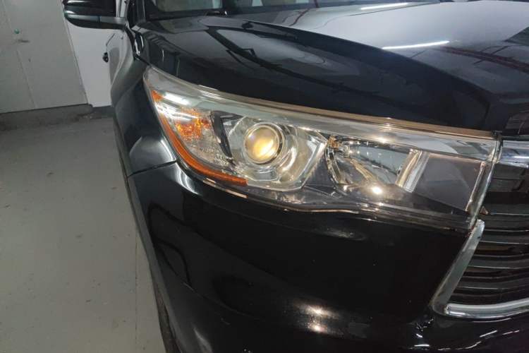Used Toyota Highlander 2017 2.0T Four-Wheel Drive Elite Edition 7-Seater Right Front Headlight