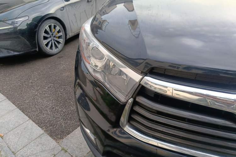 Used Toyota Highlander 2017 2.0T Two-Wheel Drive Elite Version 7 Seats Right Front Headlight