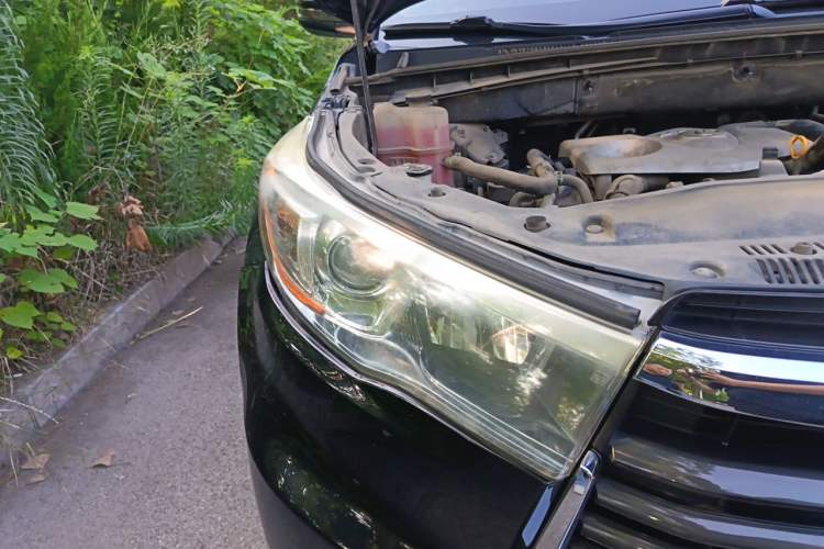Used Toyota Highlander 2017 2.0T Two-Wheel Drive Elite Version 7 Seats Right Front Headlight