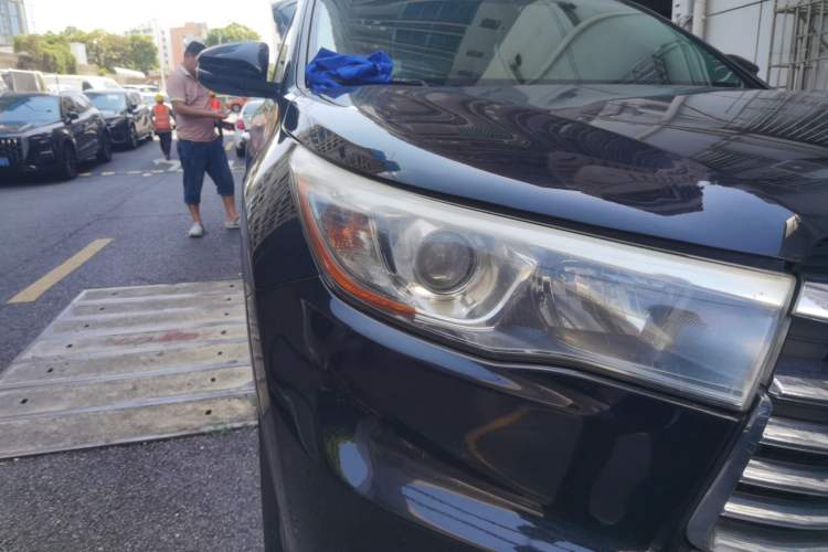 Used Toyota Highlander 2017 2.0T Two-Wheel Drive Elite Edition 5 Seats Right Front Headlight
