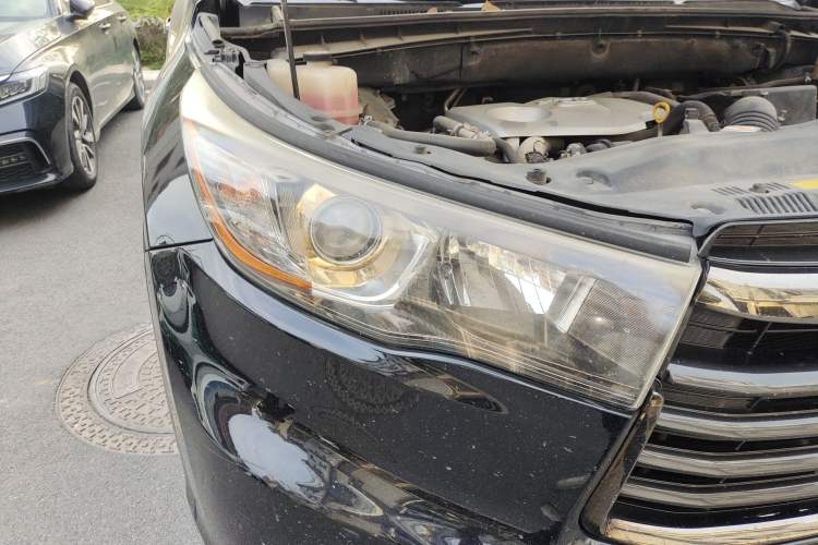 Used Toyota Highlander 2017 2.0T Four-Wheel Drive Black Edition Limited Model Right Front Headlight