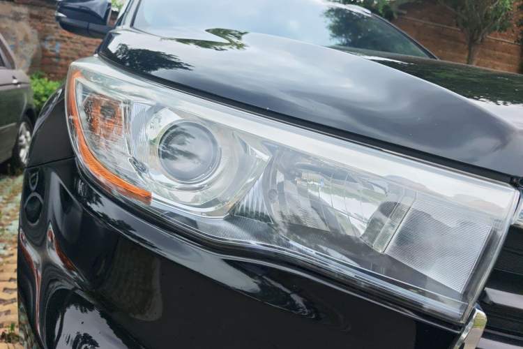 Used Toyota Highlander 2017 2.0T Two-Wheel Drive Luxury Edition 7 Seats Right Front Headlight