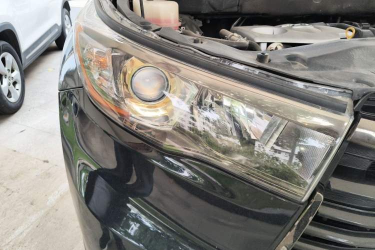 Used Toyota Highlander 2017 2.0T Four-Wheel Drive Black Edition Limited Model Right Front Headlight