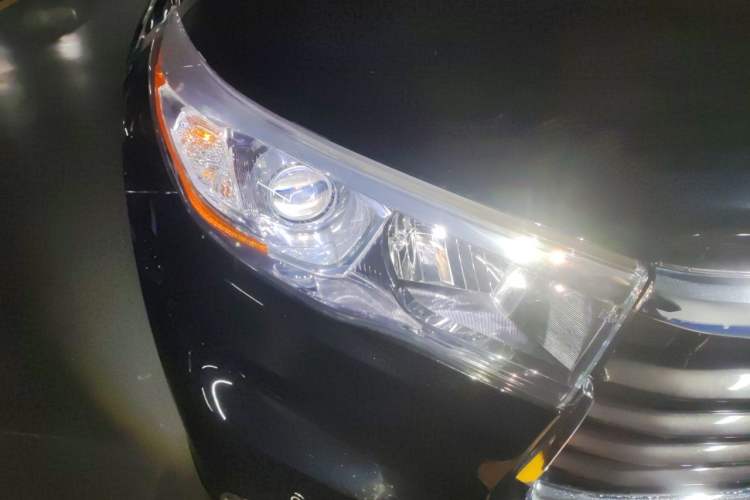 Used Toyota Highlander 2017 2.0T Four-Wheel Drive Luxury Edition 7 Seats Right Front Headlight